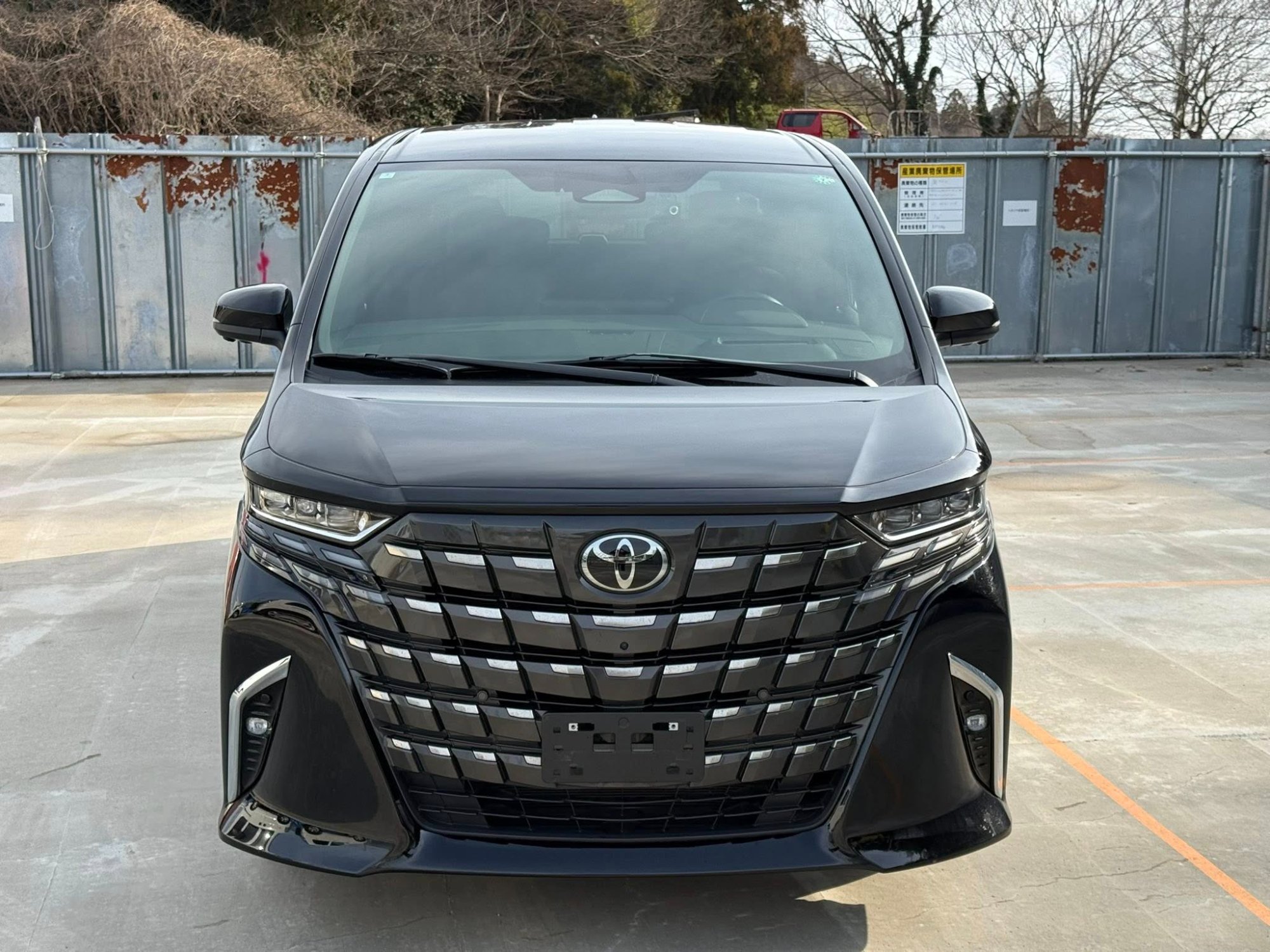 2025 Toyota Vellfire - Front view
